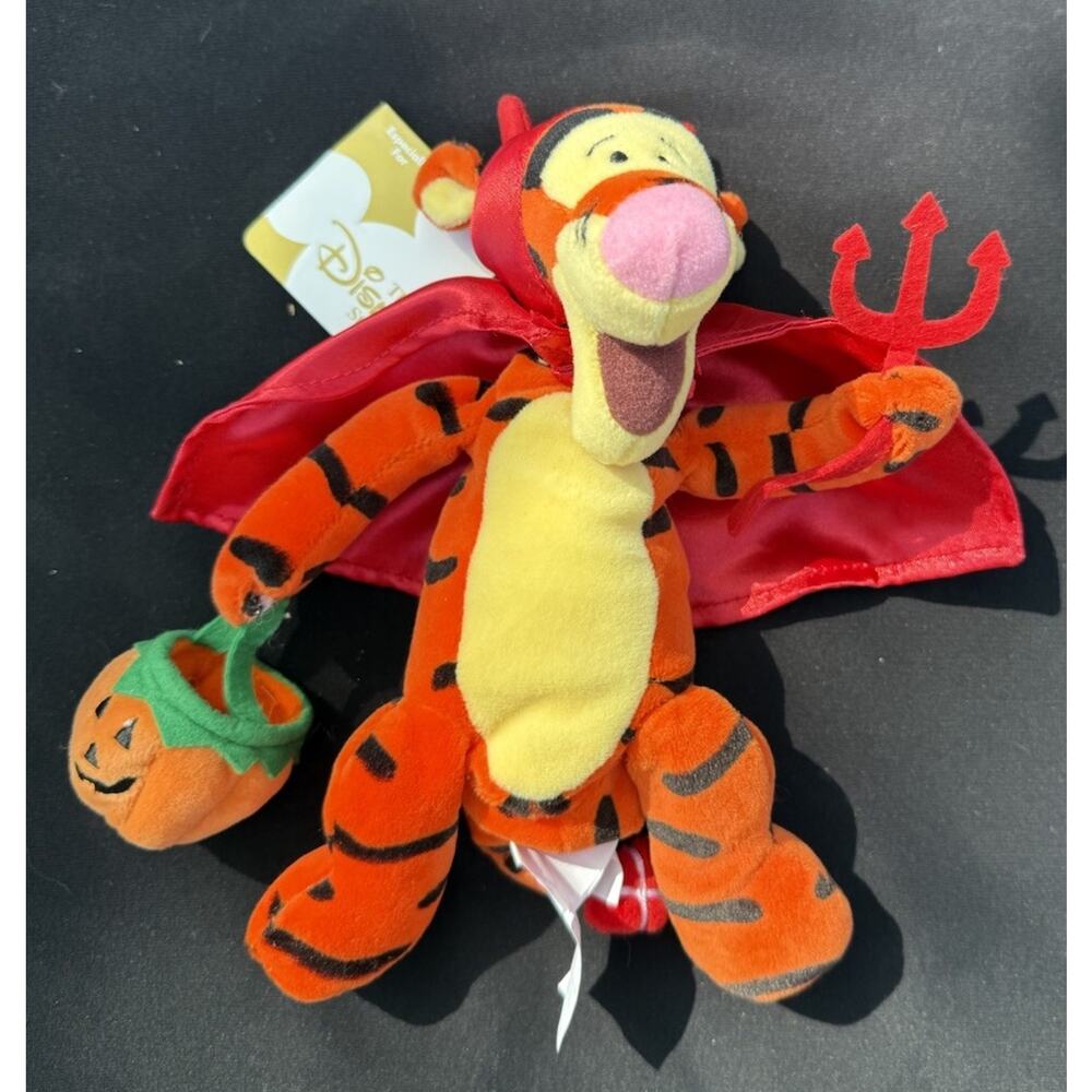 Vtg Disney Store Winnie the Pooh 9" Tigger Halloween Devil Bean Bag Plush 2000